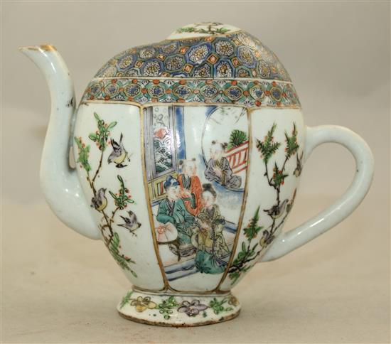 A Chinese enamelled porcelain Cadogan wine pot, 14.5cm